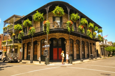 French Quarter in New Orleans (USA-Reiseblogger / Pixabay)  Public Domain 
Información sobre la licencia en 'Verificación de las fuentes de la imagen'